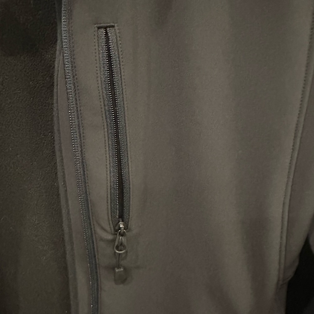 Mountain Hardware Softshell Jacket, Black, Size S - image 4